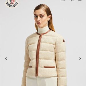 MONCLER SERINDE SHORT DOWN JACKET